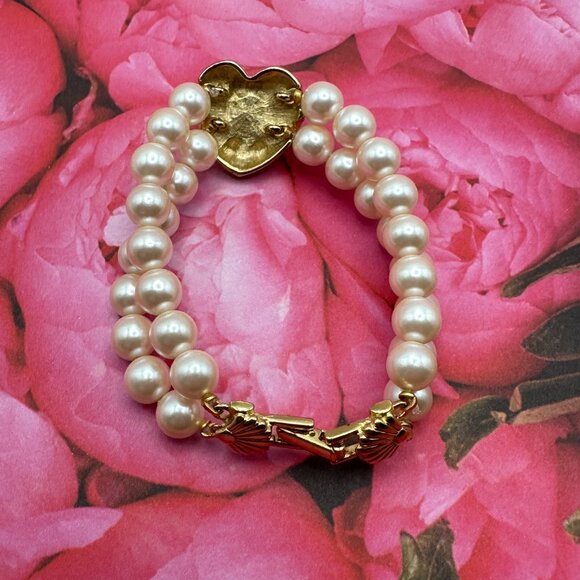 Vintage Richelieu Double Faux Pearl Bracelet with heart “centerpiece” covered in - Picture 7 of 14